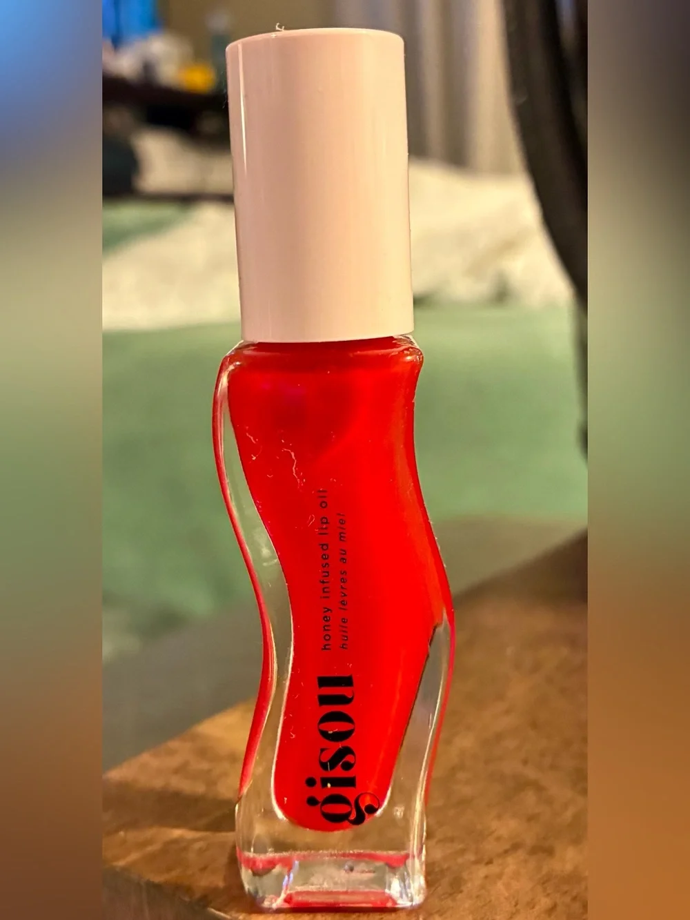 Gisou  Honey Infused Hydrating Lip Oil 6ml in Strawberry Sorbet